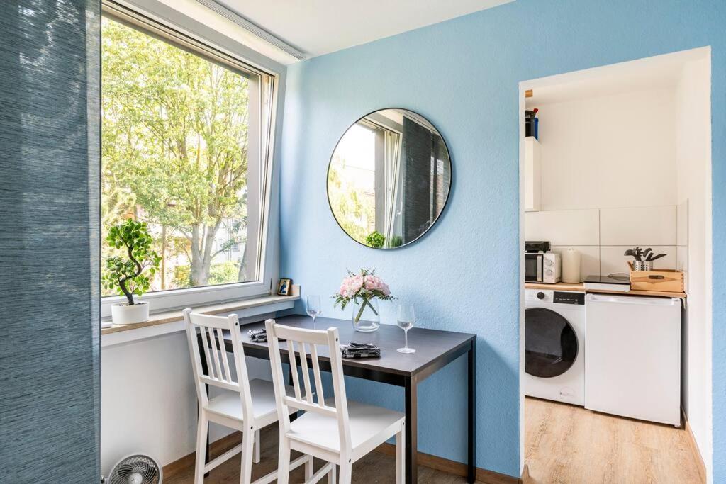 Heavenly Central Duisburg Apartment: Netflix & Work Space Exterior photo