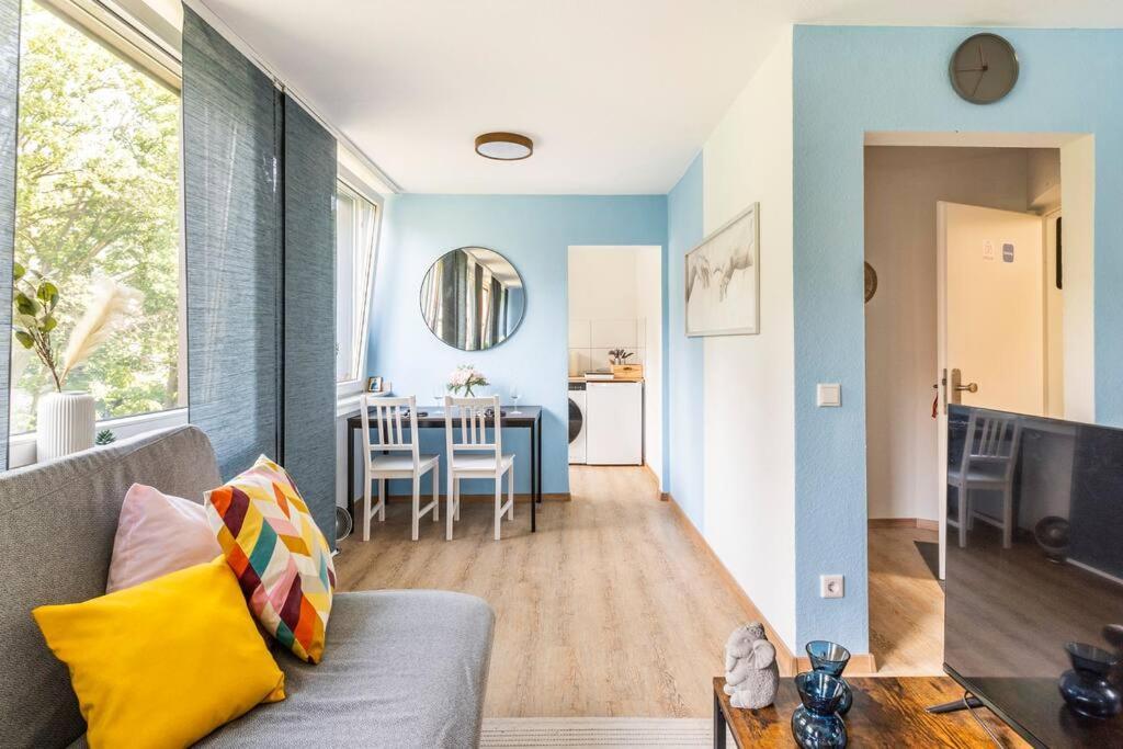 Heavenly Central Duisburg Apartment: Netflix & Work Space Exterior photo